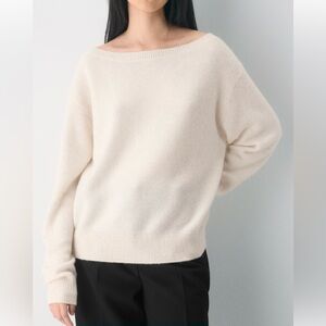 Essential Cashmere Nuance ✨ Aritzia 100% Cashmere Boatneck Sweater Size Small
